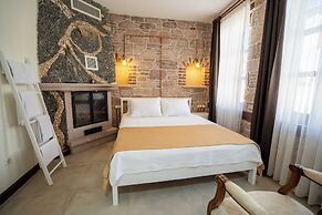 Cunda Mahmut Bey Konağı