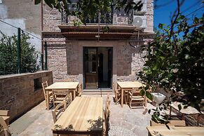 Cunda Mahmut Bey Konağı