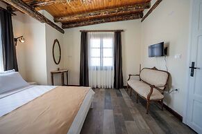 Cunda Mahmut Bey Konağı