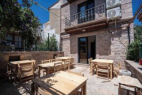 Cunda Mahmut Bey Konağı