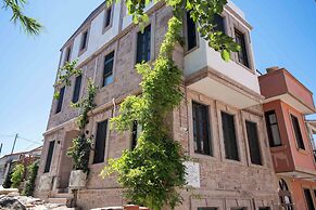 Cunda Mahmut Bey Konağı