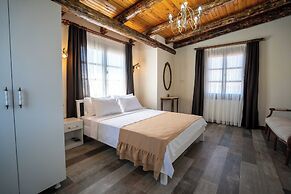 Cunda Mahmut Bey Konağı