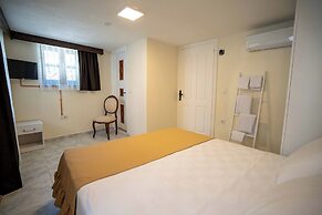 Cunda Mahmut Bey Konağı