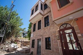 Cunda Mahmut Bey Konağı