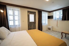 Cunda Mahmut Bey Konağı