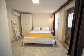 Cunda Mahmut Bey Konağı