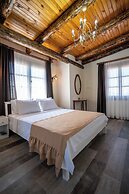 Cunda Mahmut Bey Konağı