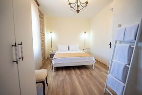 Cunda Mahmut Bey Konağı