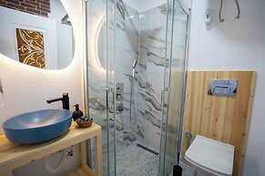 Cunda Mahmut Bey Konağı