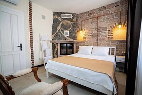 Cunda Mahmut Bey Konağı