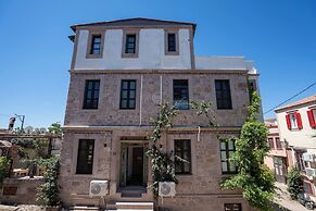 Cunda Mahmut Bey Konağı