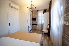 Cunda Mahmut Bey Konağı