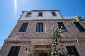 Cunda Mahmut Bey Konağı