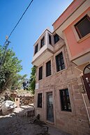 Cunda Mahmut Bey Konağı