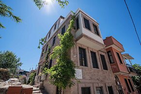 Cunda Mahmut Bey Konağı