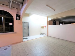 OYO 91031 House No 8