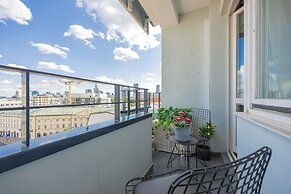 Studio Near Ogród Saski by Renters