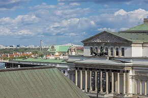 Studio Near Ogród Saski by Renters