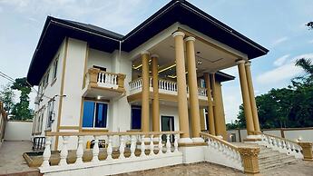 Nanani Luxury Villa - Kumasi