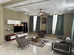 Nanani Luxury Villa - Kumasi