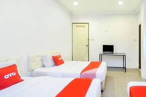 OYO 44017 L & C Premium Stay