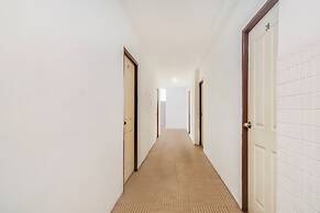 OYO 44017 L & C Premium Stay