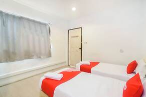 OYO 44017 L & C Premium Stay