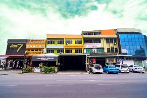 OYO 44017 L & C Premium Stay