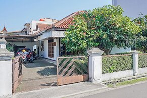 SPOT ON 94139 Nirma Guest House