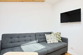 Hedera Estate, Hedera Studio 7