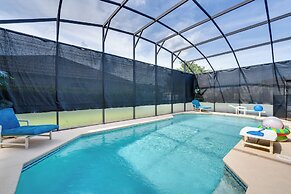 20 Mi to Disney: Family Home w/ Pool in Davenport