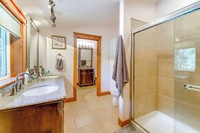 < 7 Mi to Lake & Skiing: Riverfront Truckee Home!