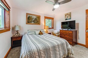 < 7 Mi to Lake & Skiing: Riverfront Truckee Home!