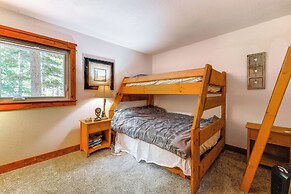 < 7 Mi to Lake & Skiing: Riverfront Truckee Home!