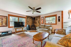 < 7 Mi to Lake & Skiing: Riverfront Truckee Home!