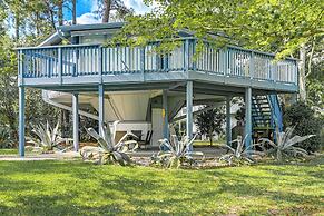Myrtle Beach Tree House' w/ Deck ~ 7 Mi to Beach!