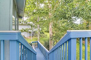 Myrtle Beach Tree House' w/ Deck ~ 7 Mi to Beach!