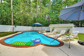 Beautiful Home w/ Pool: Near Downtown, UNC & Duke!