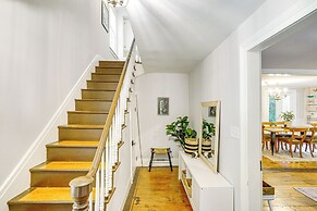 Historic Catskills Farmhouse: Ski, Hike & Relax!