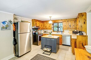 Historic Catskills Farmhouse: Ski, Hike & Relax!