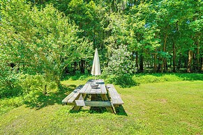 Historic Catskills Farmhouse: Ski, Hike & Relax!