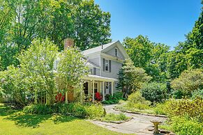Historic Catskills Farmhouse: Ski, Hike & Relax!