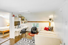 Historic Catskills Farmhouse: Ski, Hike & Relax!