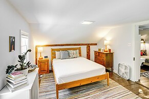 Historic Catskills Farmhouse: Ski, Hike & Relax!