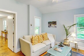 Historic Catskills Farmhouse: Ski, Hike & Relax!