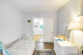 Historic Catskills Farmhouse: Ski, Hike & Relax!