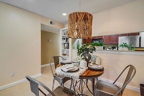 College Station Gem w/ Pool Access Near University