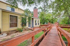 College Station Gem w/ Pool Access Near University