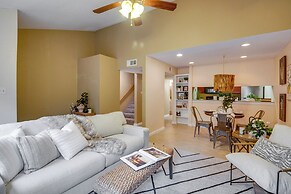 College Station Gem w/ Pool Access Near University