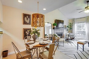 College Station Gem w/ Pool Access Near University